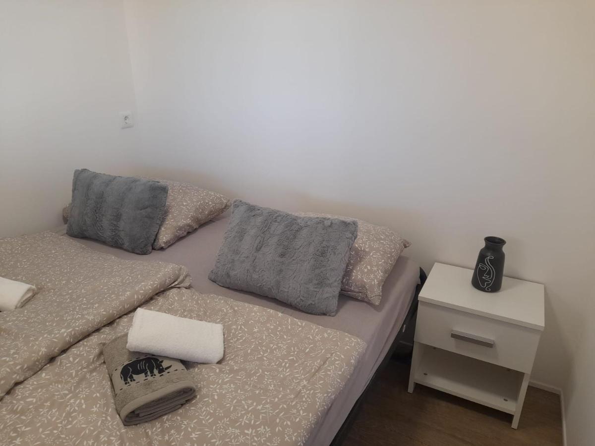 Tiny House Lily With Jacuzzi Apartment Свети свети Филип и Яков Екстериор снимка