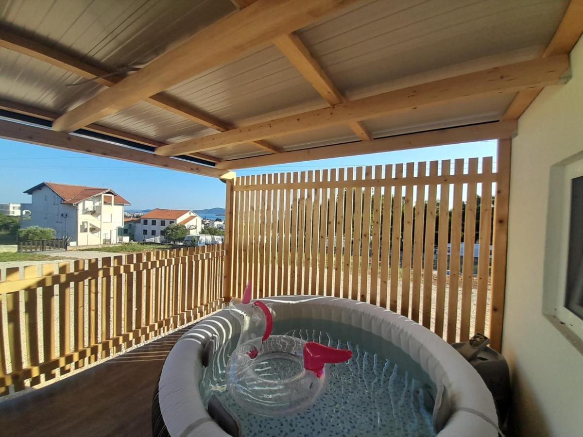 Tiny House Lily With Jacuzzi Apartment Свети свети Филип и Яков Екстериор снимка