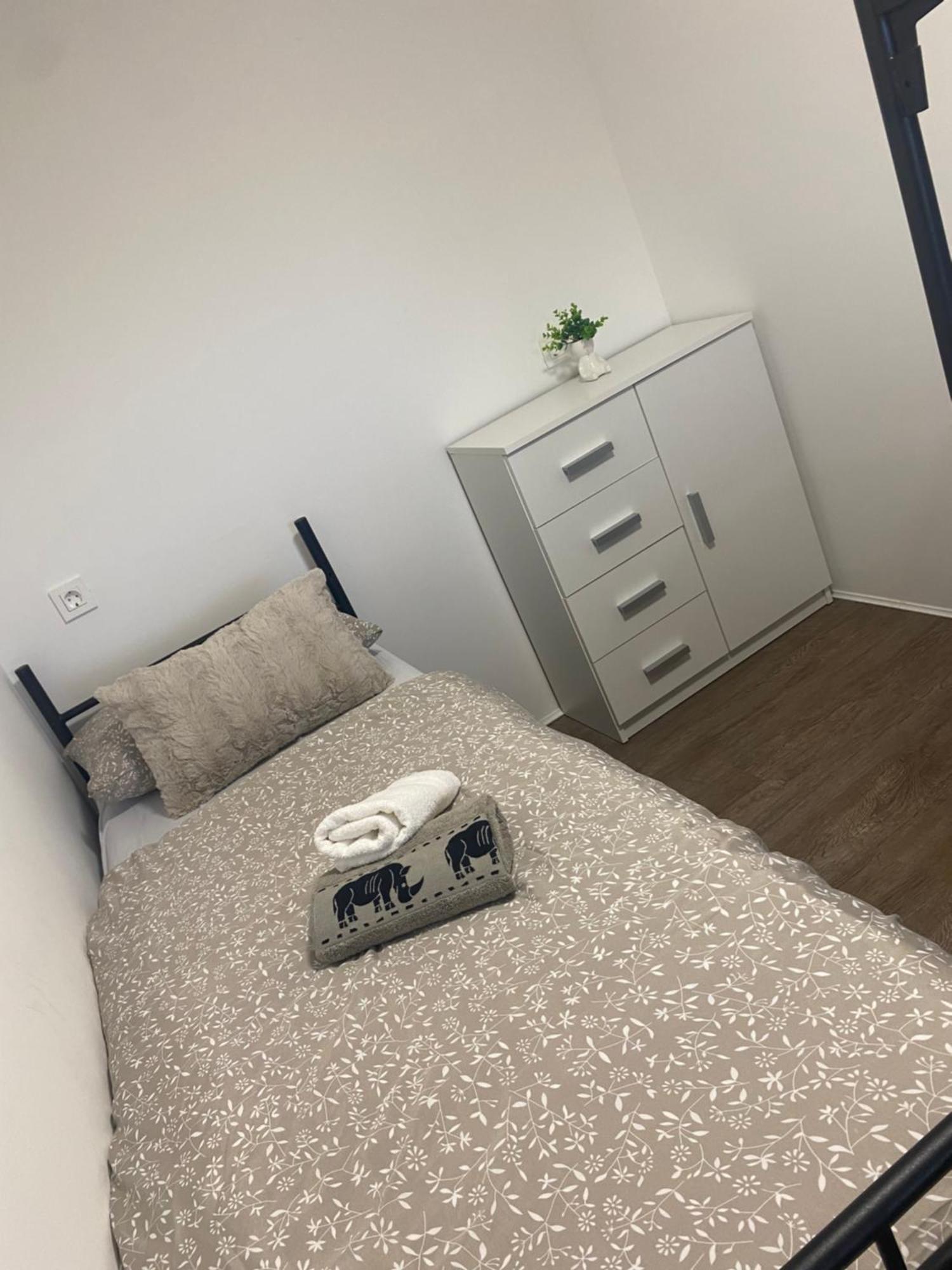 Tiny House Lily With Jacuzzi Apartment Свети свети Филип и Яков Екстериор снимка