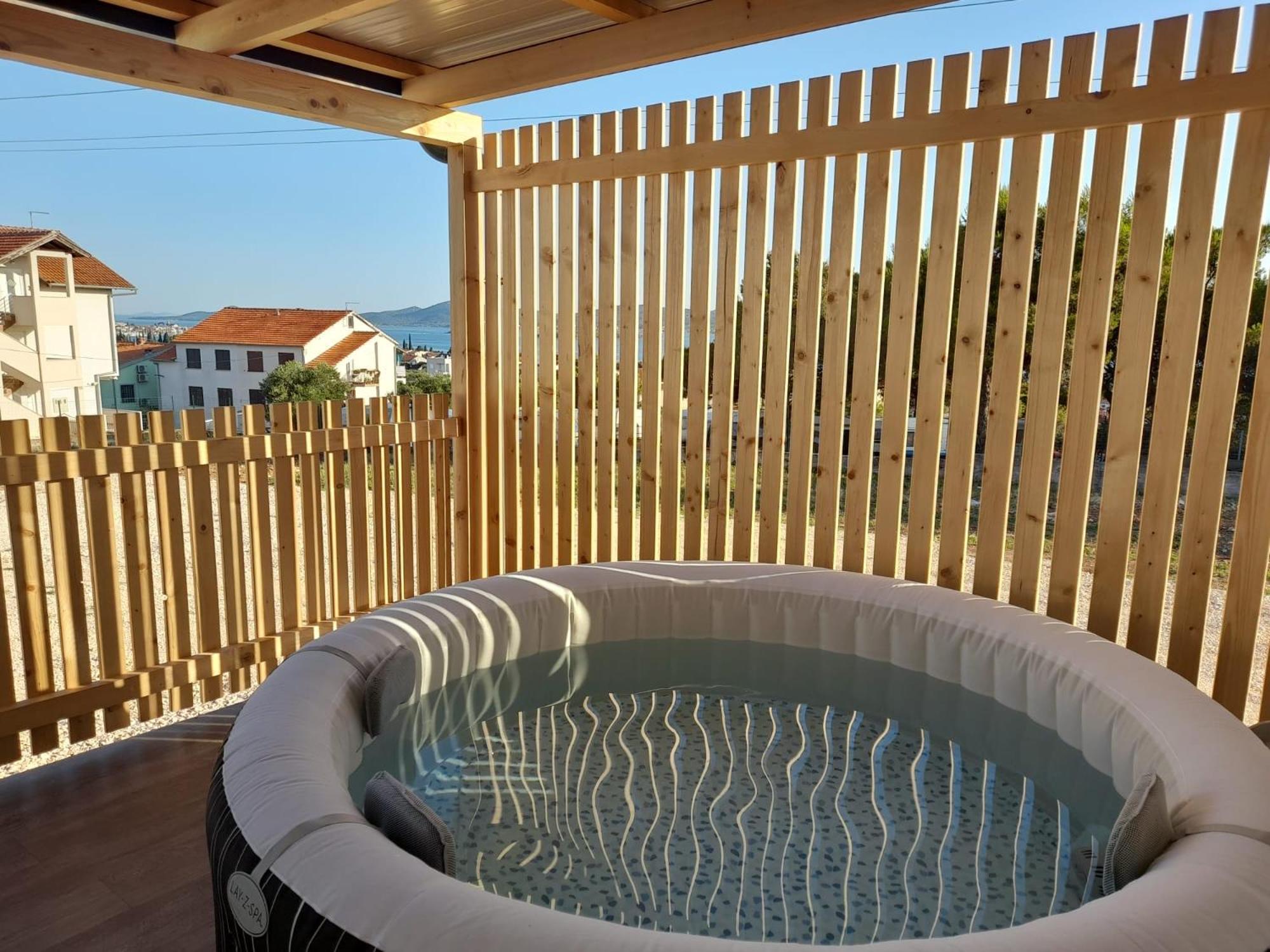 Tiny House Lily With Jacuzzi Apartment Свети свети Филип и Яков Екстериор снимка