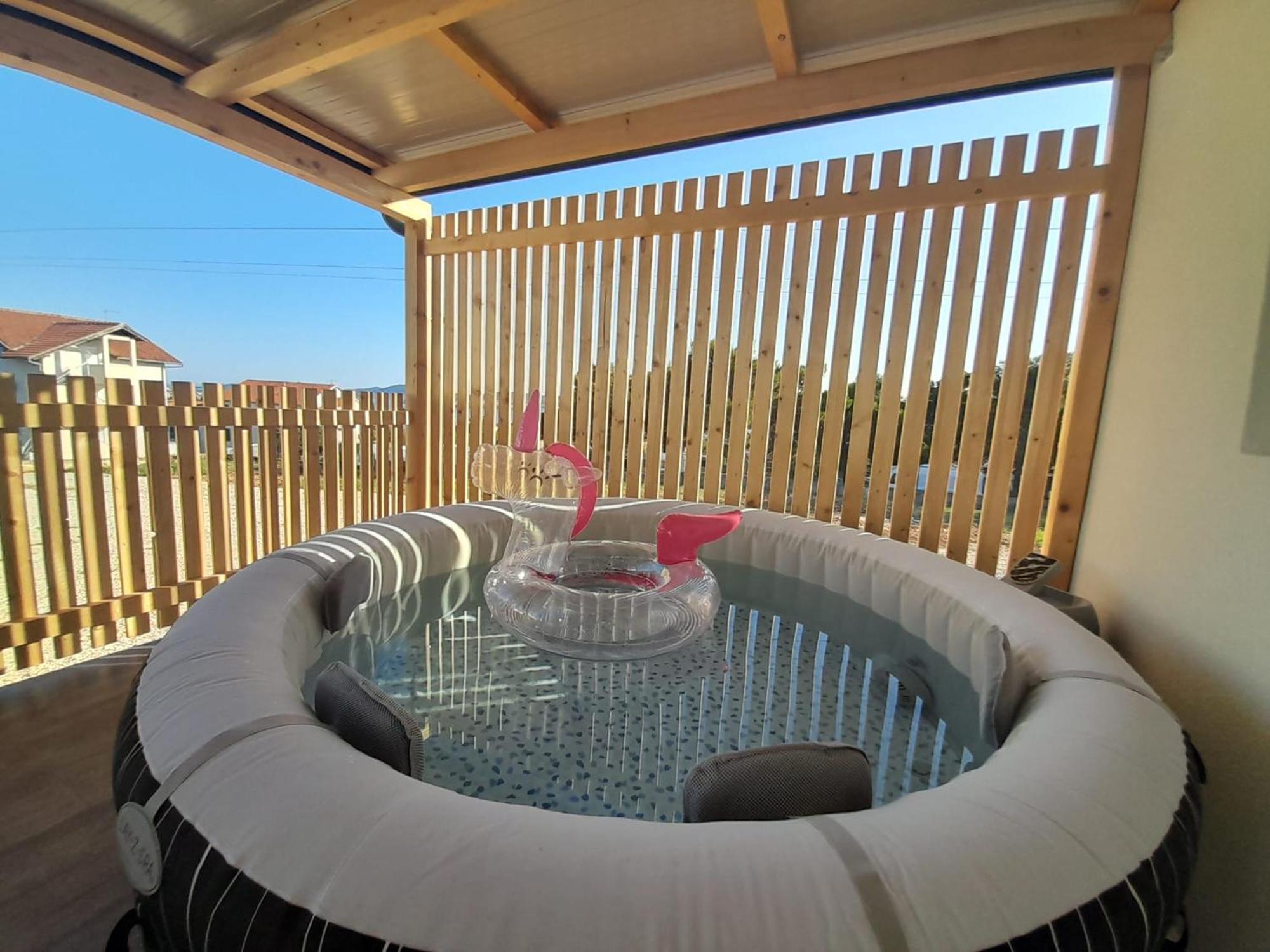 Tiny House Lily With Jacuzzi Apartment Свети свети Филип и Яков Екстериор снимка